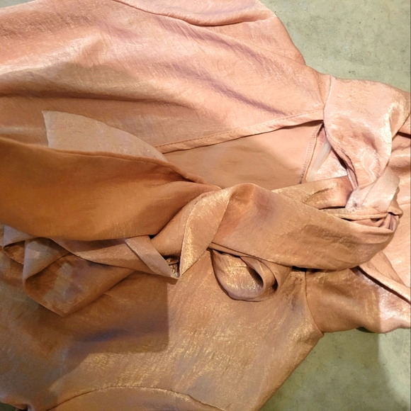 New Auditions romper. Large open keyhole back. Mock neck. Small. Ruffle trim. - Picture 7 of 8